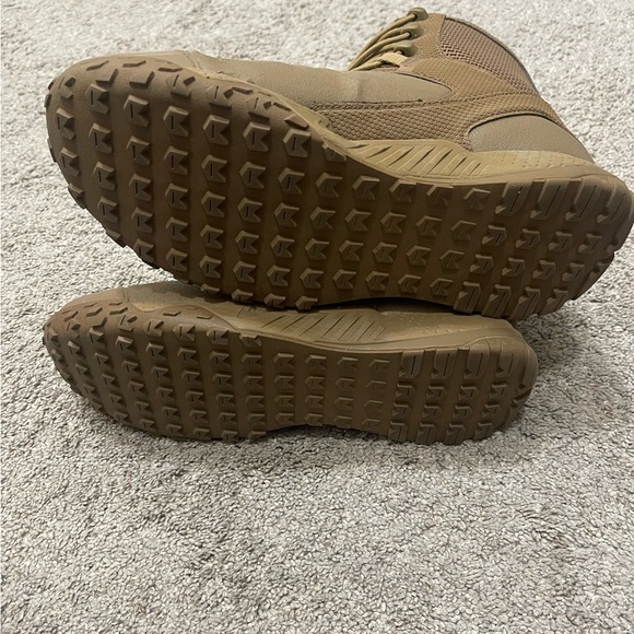 Under Armour Tan Tactical Boots with Rugged Sole - Picture 5 of 6